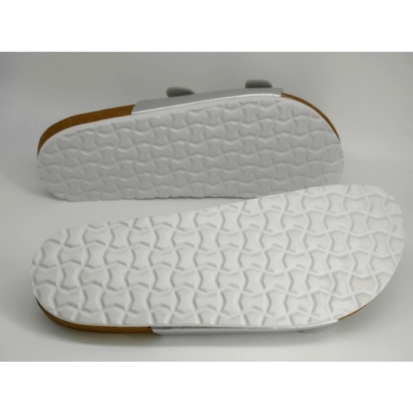 Silver Cushionaire  cork footbed sandals Women's Size: 11M - Picture 11 of 11